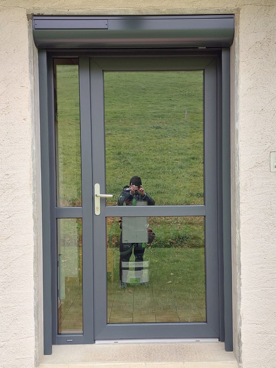 Porte alu vitrée avec imposte