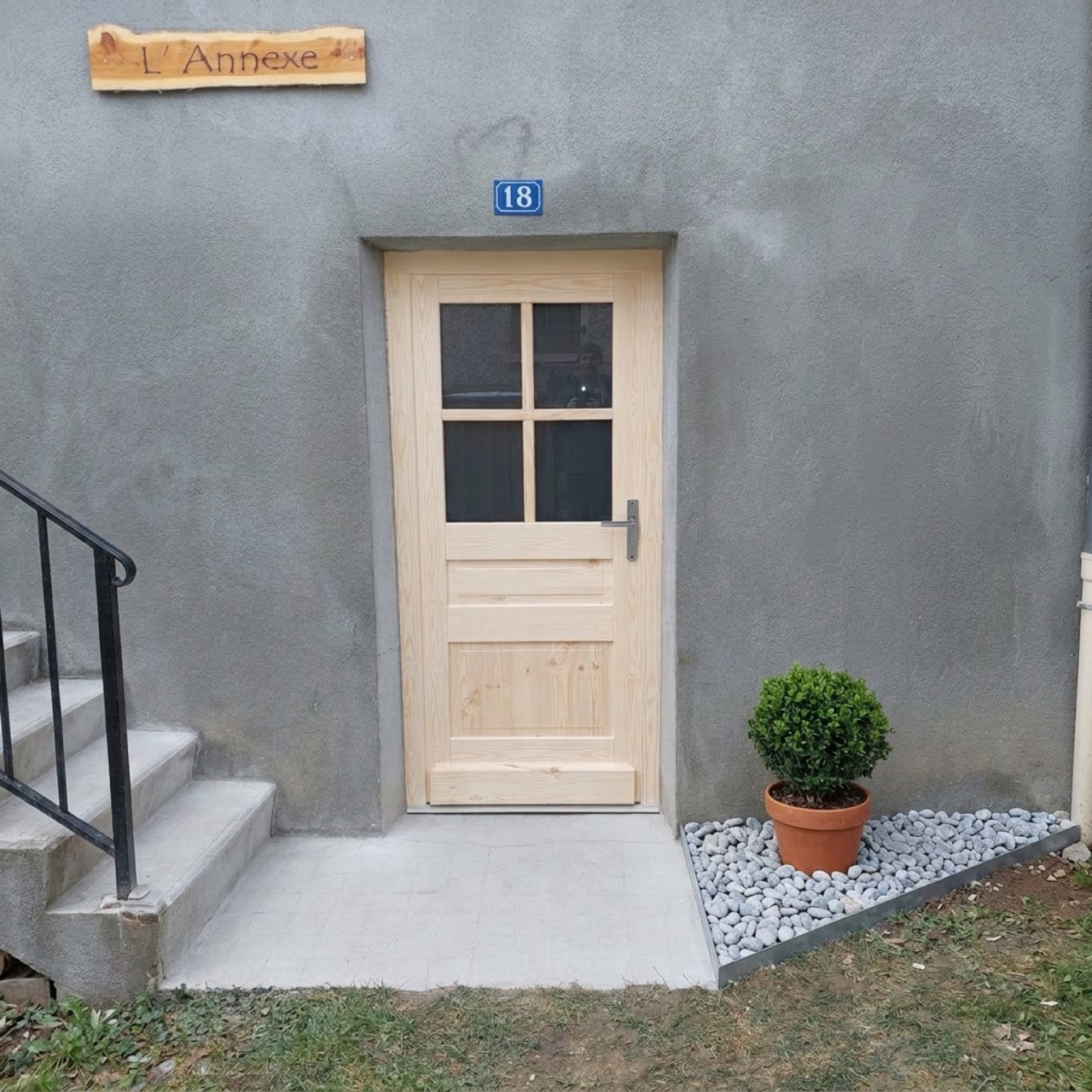 Porte bois naturel à carreaux